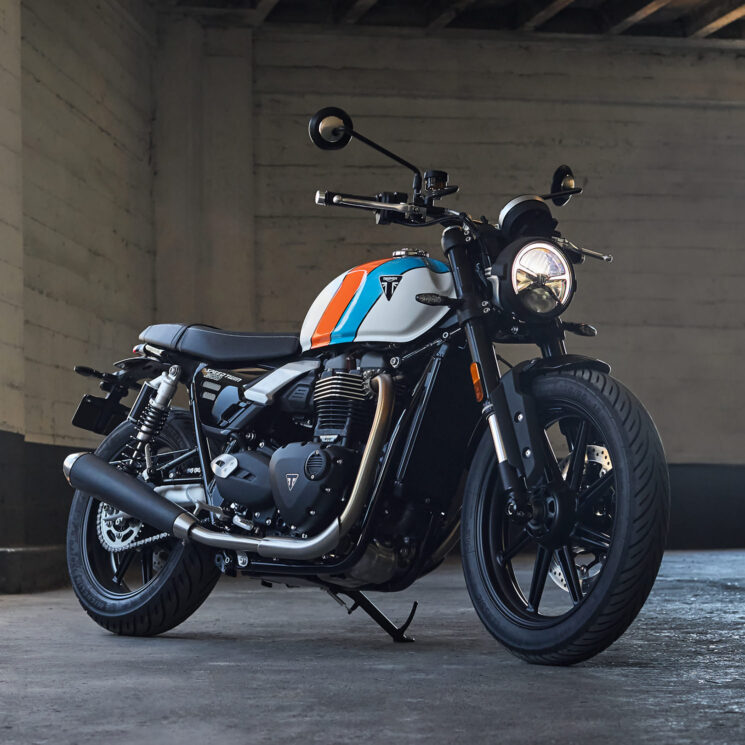 Sepeda motor klasik modern Triumph Speed Twin 900 2025