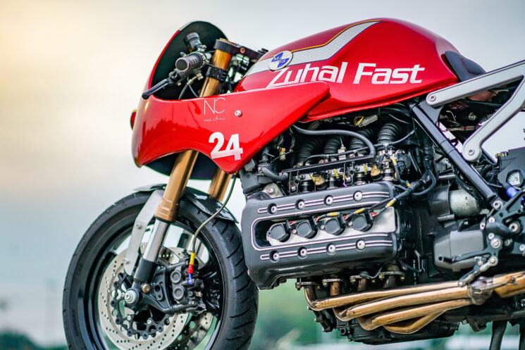 Pembalap kafe BMW K1100 oleh Zuhal Fast