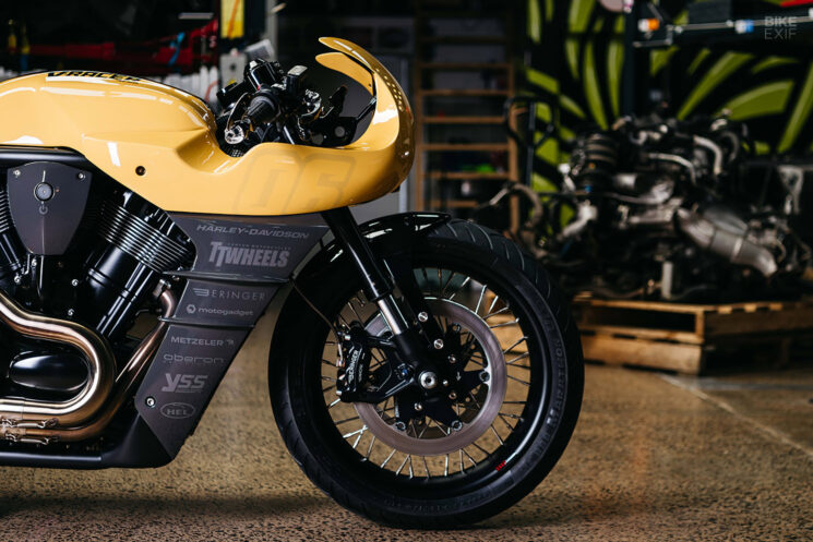 Pembalap kafe Harley-Davidson V-Rod oleh Black Cycles Australia