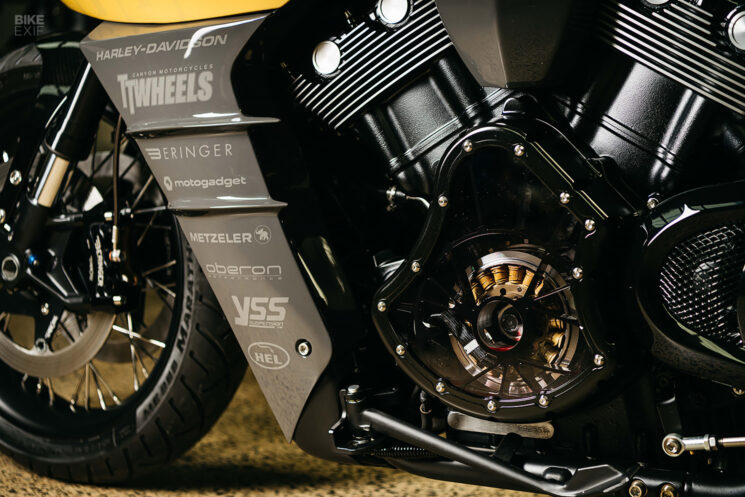 Pembalap kafe Harley-Davidson V-Rod oleh Black Cycles Australia