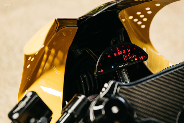Pembalap kafe Harley-Davidson V-Rod oleh Black Cycles Australia