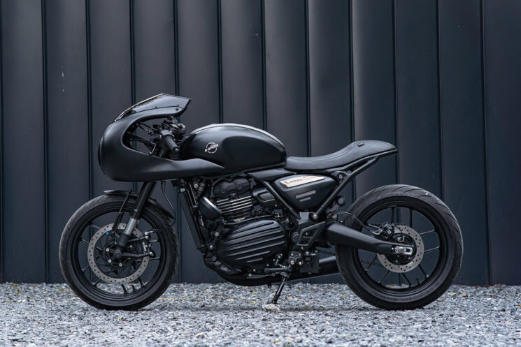 Pembalap kafe Triumph Speed 400 oleh K-Speed